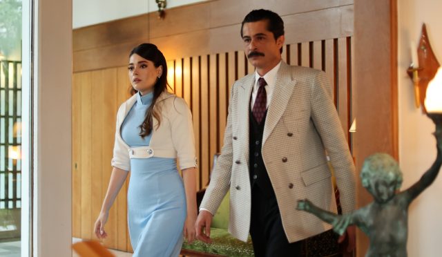 Eşref Rüya Dizisi: Demet Özdemir ve Çağatay Ulusoy'un Performansı