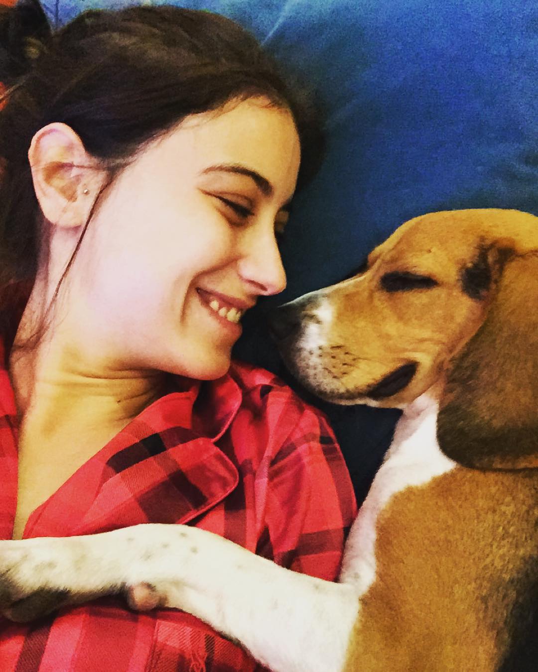 Hazal Kaya'nın Sevimli Köpeği Sherlock'u Kaybetmesi